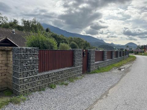 gabion fence with wood