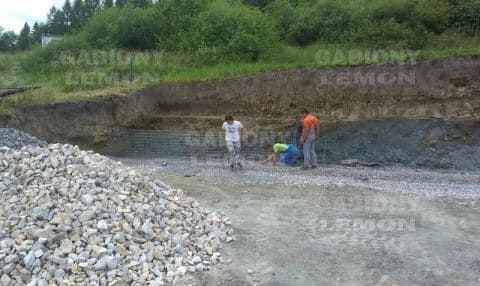 Assembly of the supporting gabion wall 15