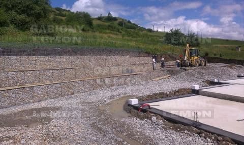 Assembly of the supporting gabion wall 40