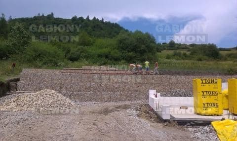 Assembly of the supporting gabion wall 42