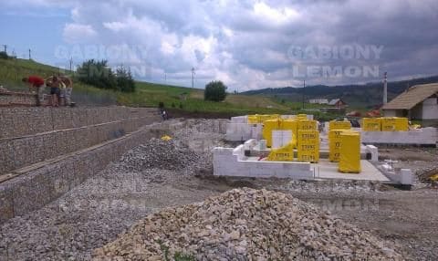 Assembly of the supporting gabion wall 45