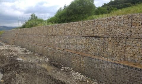Assembly of the supporting gabion wall 47