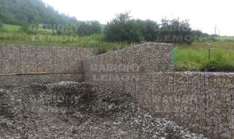 Assembly of the supporting gabion wall 52